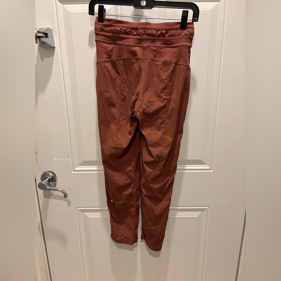 Lululemon Dance Studio Mid-Rise Crop 25" - Picture 4 of 5